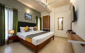 Cj Grande By Jesway Hotels & Resorts